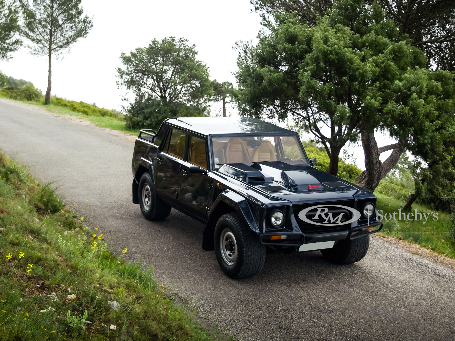 1988LM002
