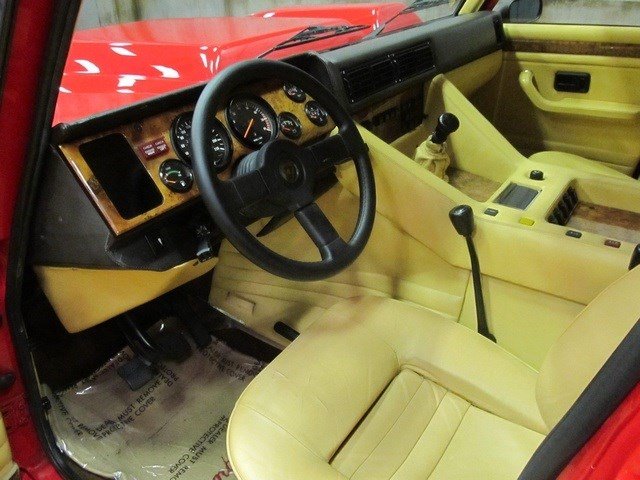 1990LM002