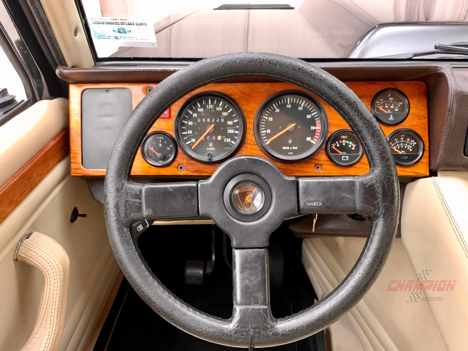 1989LM002