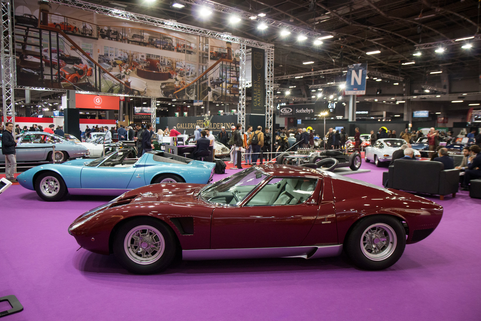 Detail on 1971 Lamborghini Miura P400 SV 4934