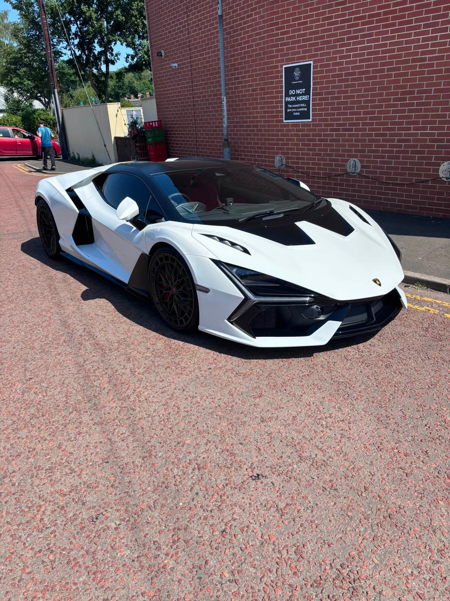 2024Revuelto