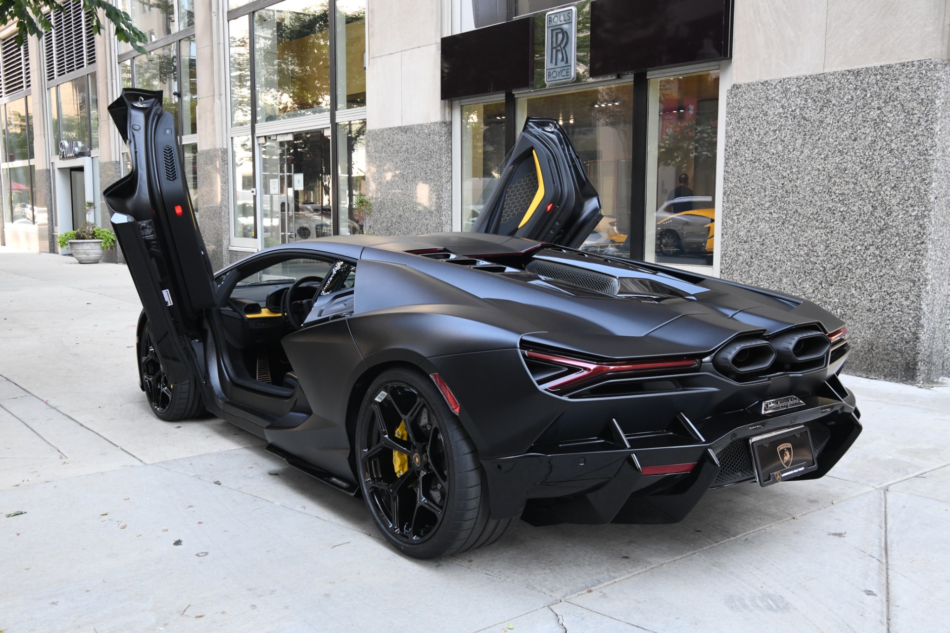 2024Revuelto