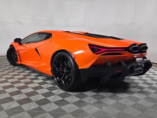 2024Revuelto