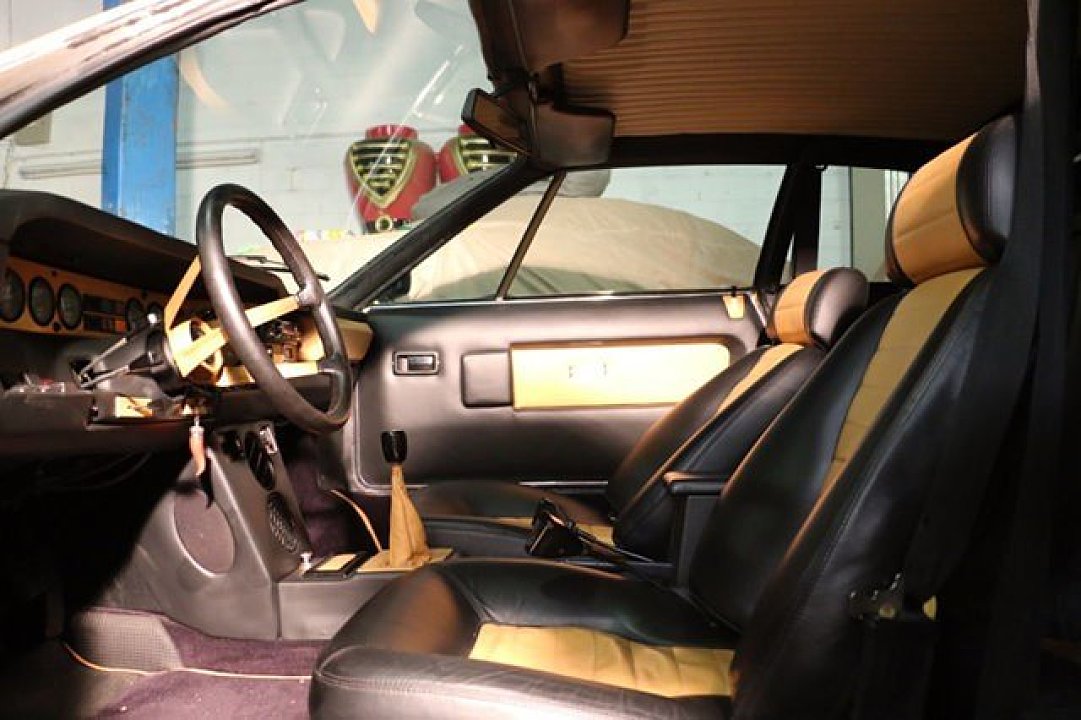 1975UrracoP300