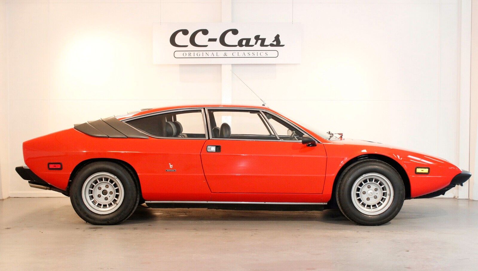 1975UrracoP300