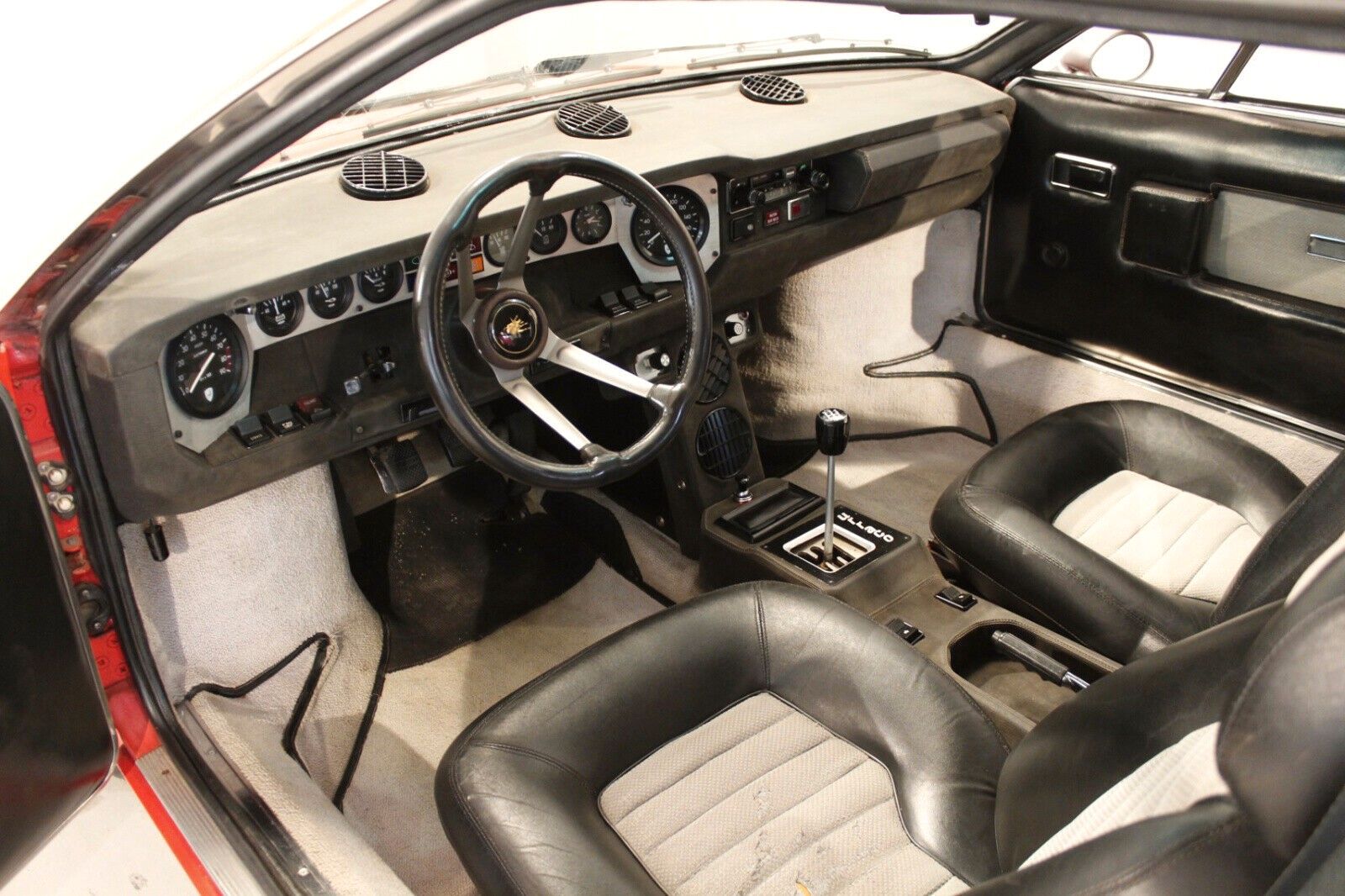 1975UrracoP300