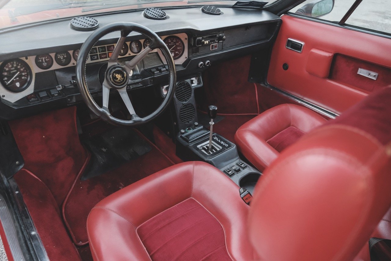 1975UrracoP200