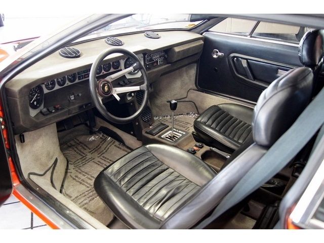1975UrracoP200