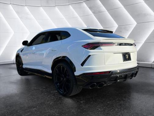 2022UrusGraphite Capsule