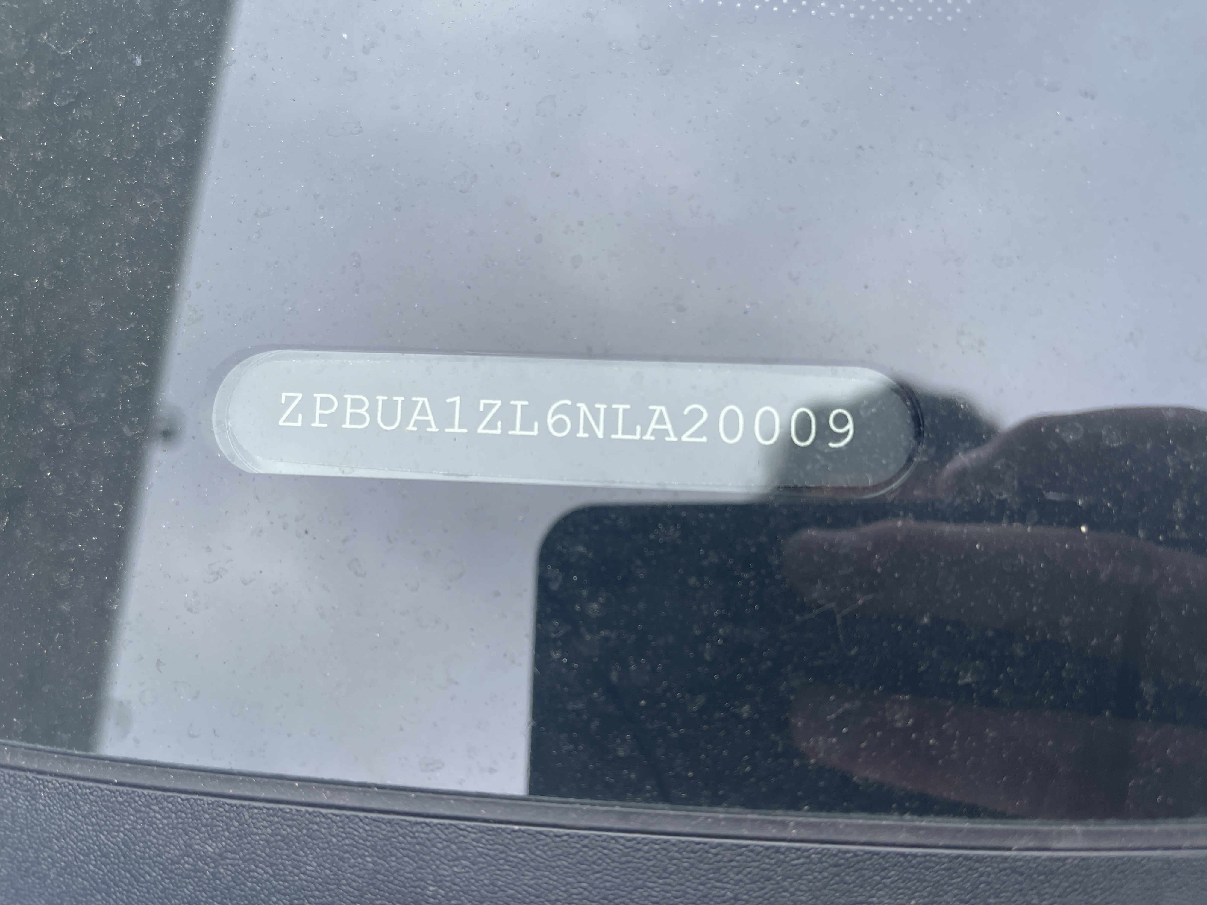 2022UrusGraphite Capsule
