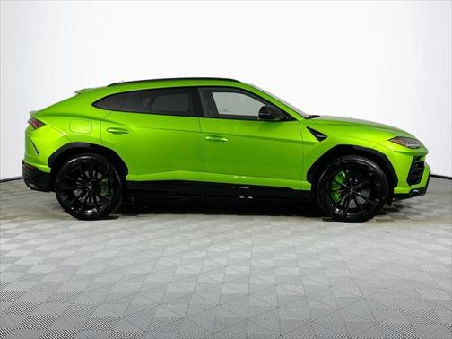 2022UrusGraphite Capsule
