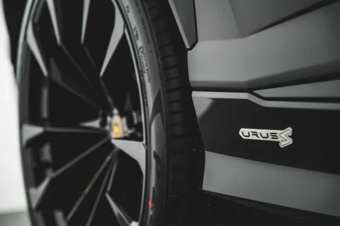 2023UrusS