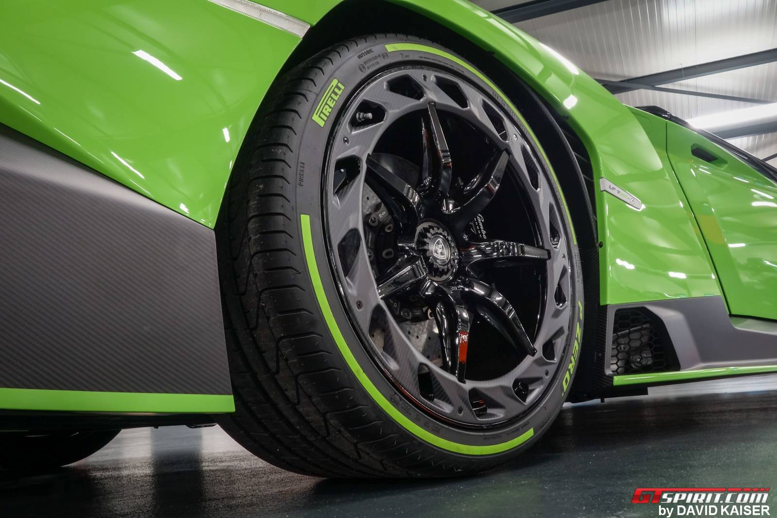 2015VenenoLP750-4 Roadster
