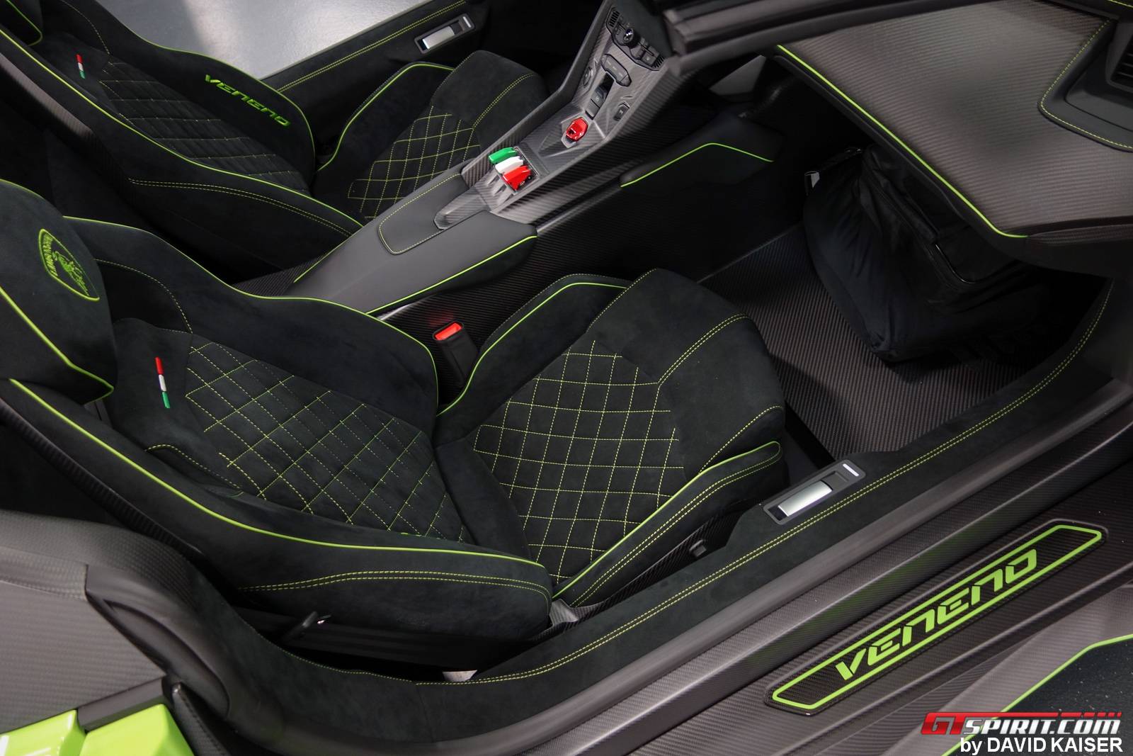 2015VenenoLP750-4 Roadster